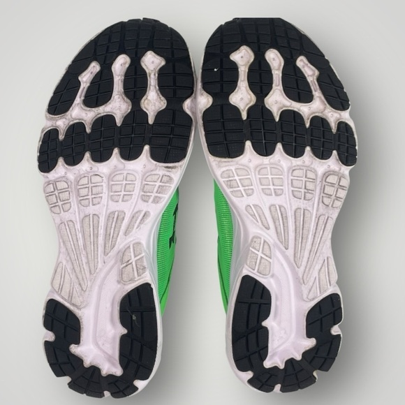 Kids Under Armour sneakers size 6Y - Picture 6 of 7